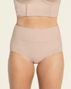 High-waisted Classic Shaping Brief -Fitted Clothes Shop 012841 802 1200x1500 2023 1