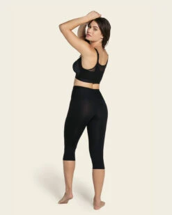 High-Waisted Shaper Capri -Fitted Clothes Shop 012904 700 1200x1500 2023 3