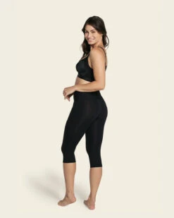 High-Waisted Shaper Capri -Fitted Clothes Shop 012904 700 1200x1500 2023 4