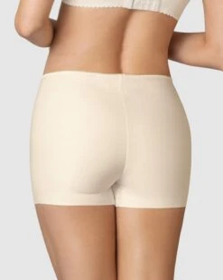Eco-Friendly Seamless Knicker Short Made Of Recycled Plastic Bottles -Fitted Clothes Shop 012975 253 1200x1500 2021 1