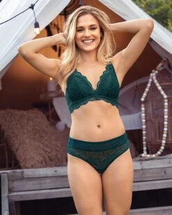 Scalloped Lace Wireless Bralette -Fitted Clothes Shop 091012 650 1200X1500 3