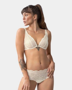 Sheer Lace Bralette With Underwire -Fitted Clothes Shop 091017 253 1200x1500 2021 3