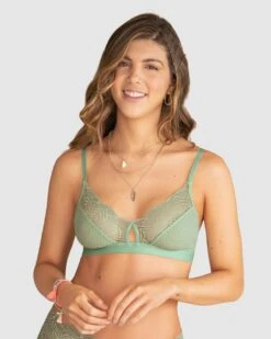 Triangle Lace Bralette With Buttonhole Cutout -Fitted Clothes Shop 091025 662 1200X1500 1