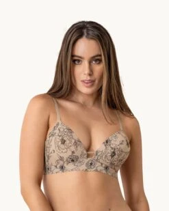 Plunge Wireless Scalloped Trim Bra The Perfect Comfort Bra -Fitted Clothes Shop 091035 167 1200x1500 2021 1
