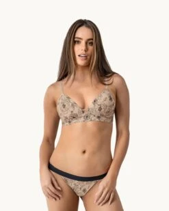 Plunge Wireless Scalloped Trim Bra The Perfect Comfort Bra -Fitted Clothes Shop 091035 167 1200x1500 2021 4