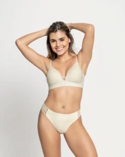 Plunge Wireless Scalloped Trim Bra The Perfect Comfort Bra -Fitted Clothes Shop 091035 253 1200x1500 2022 UPD 3