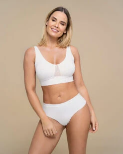 Flexi-Bra Light Wireless Bra With Removable Contour Padding 18 Flexi-Bra Light Wireless Bra With Removable Contour Padding -Fitted Clothes Shop 091048 000 1200X1500 4