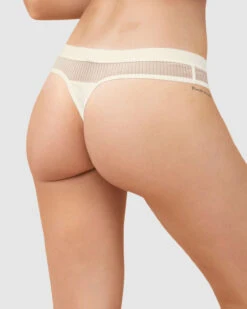 Eco-Friendly Thong Knicker With Tulle Details And Ultra-Flat Waistband -Fitted Clothes Shop 092017 253 1200X1500 o.k 1