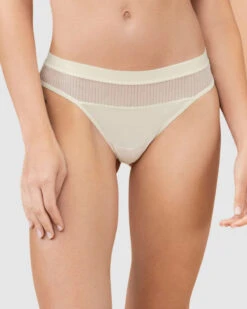 Eco-Friendly Thong Knicker With Tulle Details And Ultra-Flat Waistband -Fitted Clothes Shop 092017 253 1200X1500 o.k 2
