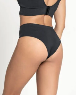 High-Tech Seamless Mid-Rise Cheeky Knicker -Fitted Clothes Shop 092030 785 1200X1500 1