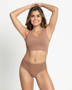 High-Tech Seamless Mid-Rise Cheeky Knicker -Fitted Clothes Shop 092030 857 1200X1500 4