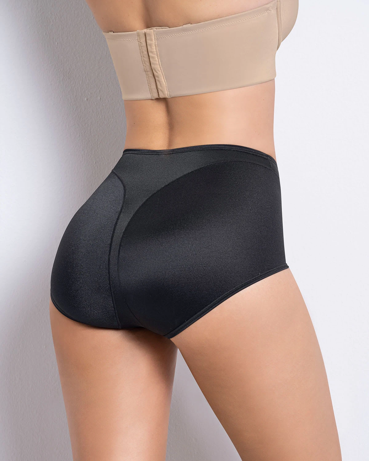 2-Pack High Cut Classic Knicker Shapers 5 2-Pack High Cut Classic Knicker Shapers - Image 5