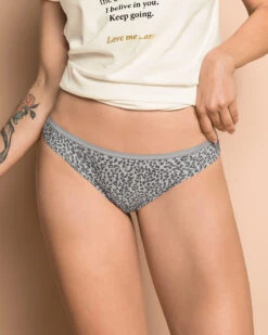 2-Pack Super-Soft Low-Rise Thong Knickers 29 2-Pack Super-Soft Low-Rise Thong Knickers -Fitted Clothes Shop 12990X2 S01 1200X1500 3