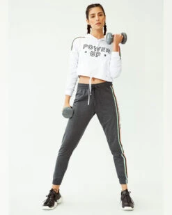 Short-Cut String Hoodie Sport Silhouette -Fitted Clothes Shop 195366 000 1200X1500 4