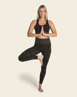 Reversible High-tech Seamless Sports Bra -Fitted Clothes Shop 195369 695 1200x1500 2023 4