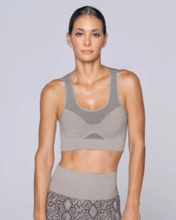 Reversible High-tech Seamless Sports Bra -Fitted Clothes Shop 195369 750 1200X1500 3