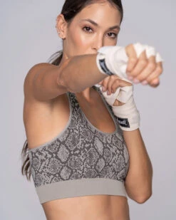 Reversible High-tech Seamless Sports Bra -Fitted Clothes Shop 195369 750 1200X1500 4