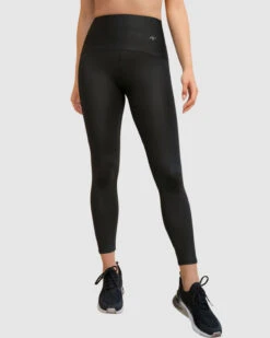 High-Waisted Solid Shaper Legging
