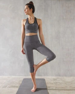 High Waist Seamless Capri With Moisture-Wicking Technology -Fitted Clothes Shop 195558N 717 1200x1500 2021 3