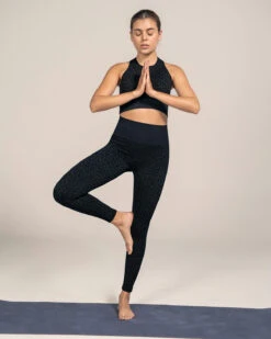 Sculpting High-Waisted Graphic Active Legging -Fitted Clothes Shop 195572 074 1200X1500 3