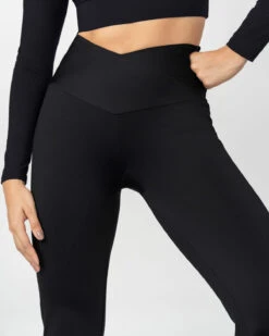 Flared Legging With Slimming Tummy And Thigh Compression 9 Flared Legging With Slimming Tummy And Thigh Compression -Fitted Clothes Shop 195595 700 1200X1500 5