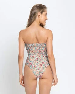 Eco-Friendly One-Piece Swimsuit Made With Recycled Plastic 12 Eco-Friendly One-Piece Swimsuit Made With Recycled Plastic -Fitted Clothes Shop 19A110 018 1200X1500 usa 4