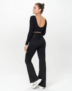 Long Sleeve Sports Crop Top -Fitted Clothes Shop 19AA00 700 1200X1500 4