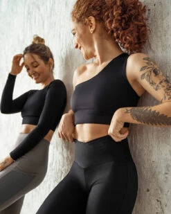 Double Sided One Shoulder Sports Bra 9 Double Sided One Shoulder Sports Bra -Fitted Clothes Shop 19AA01 509 1200X1500 5