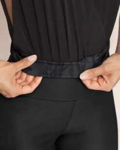 Reversible High-Waisted Active Shaper Legging -Fitted Clothes Shop 441005 068 1200X1500 3