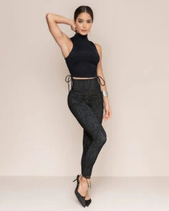 Reversible High-Waisted Active Shaper Legging -Fitted Clothes Shop 441005 068 1200X1500 4