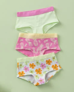 3-Pack Girl's Hiphugger Knickers 15 3-Pack Girl's Hiphugger Knickers -Fitted Clothes Shop 62301X3 S39 1200X1500 1