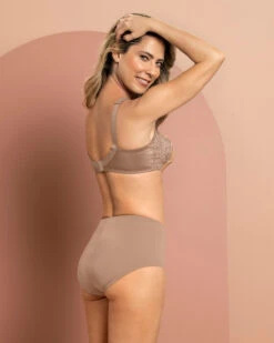 Full Coverage Bra In Lace With Smooth Control -Fitted Clothes Shop 71239 857 1200X1500 4