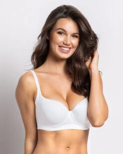 Tirangle Bra High Coverage Underarm And Back -Fitted Clothes Shop 71339 000 1200X1500 1